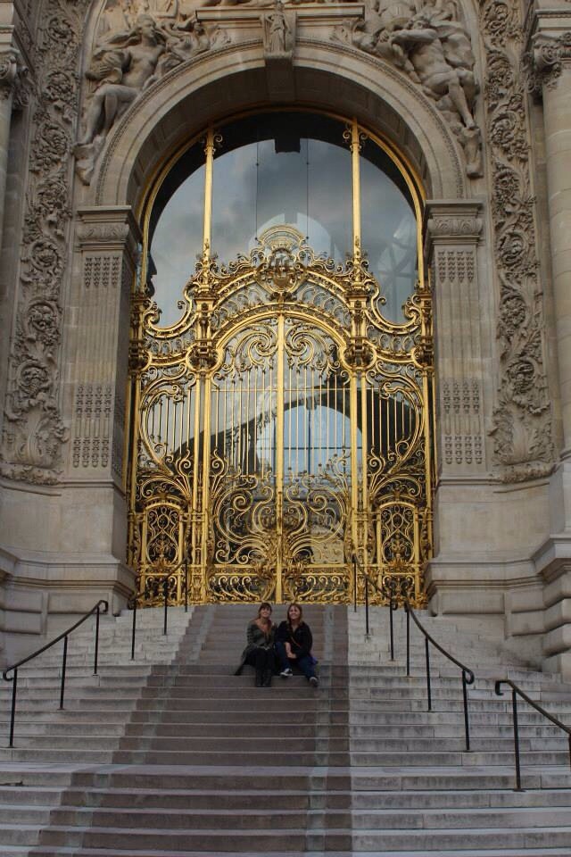 Travel Tuesday: The Streets of&nbsp;Paris